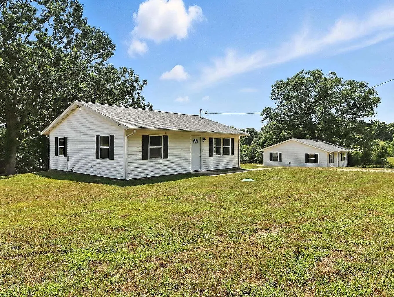 2 bed, 720 sqft, $875 — Photo 1