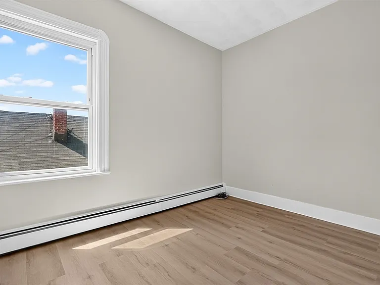 18 Otis St #3 — Photo 9
