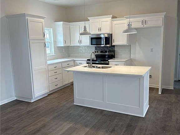7th image of this home