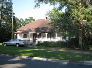 2998 Caledonia St, Marianna, FL 32446