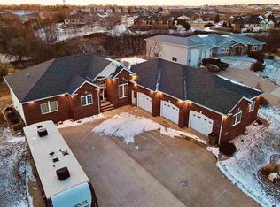 1004 29th Ave SE, Minot, ND 58701