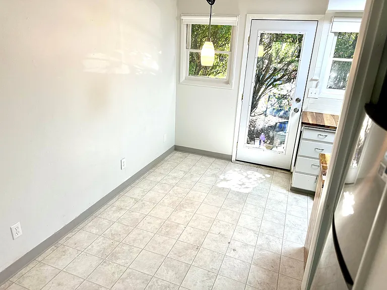 2031 N McClellan St — Photo 8