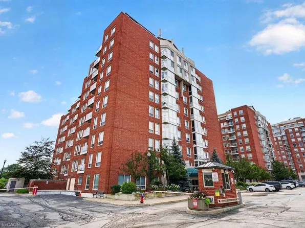 60 Old Mill Rd #702, Oakville, ON L6J 7V9