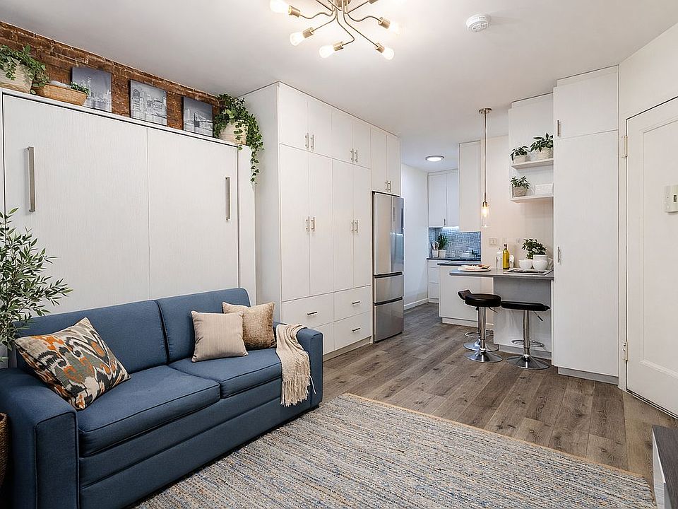 1st image of 130 W 71st St APT 1