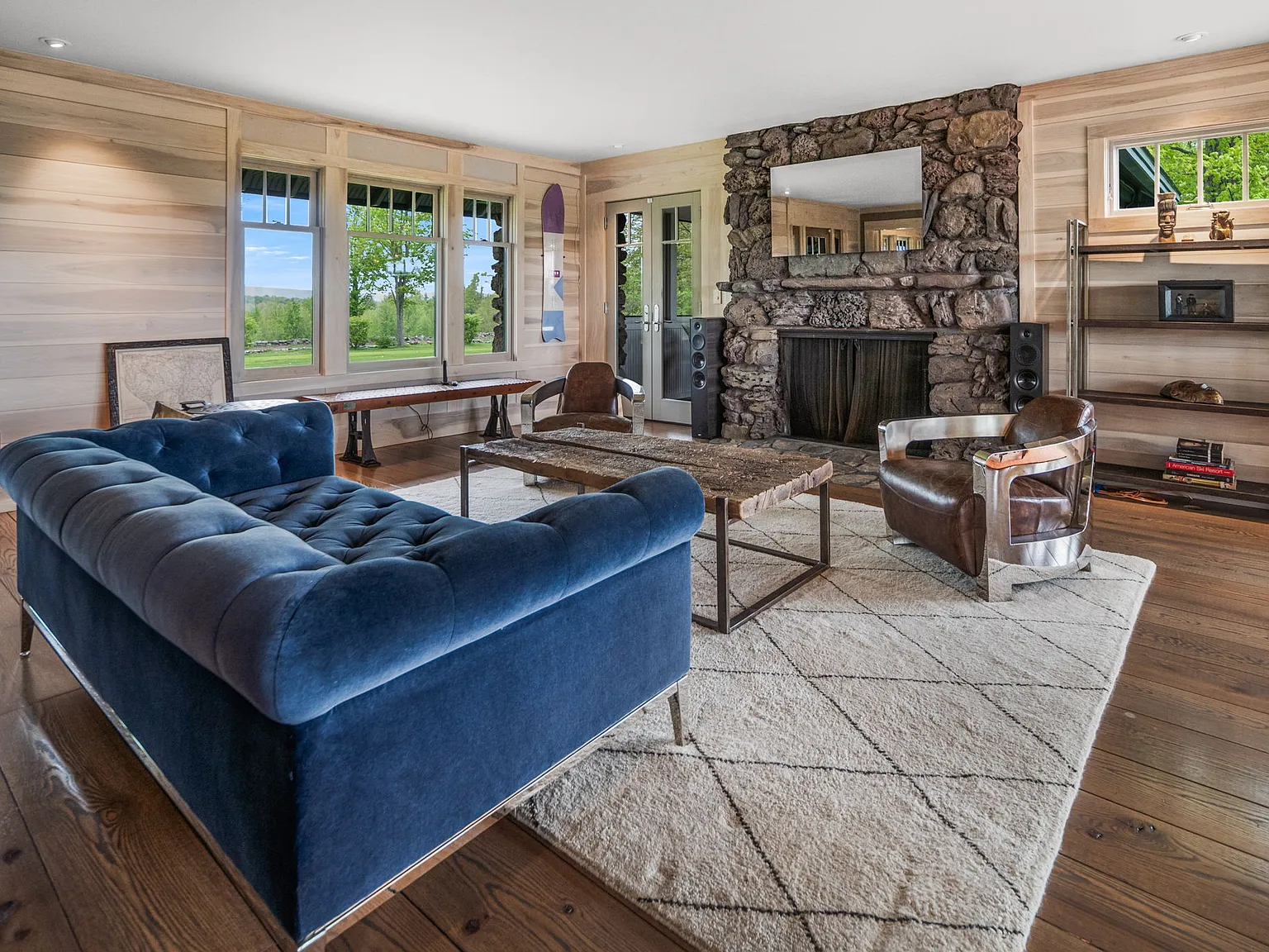 3 bed, 3.5 bath, 3100 sqft, $4,500 — Photo 3