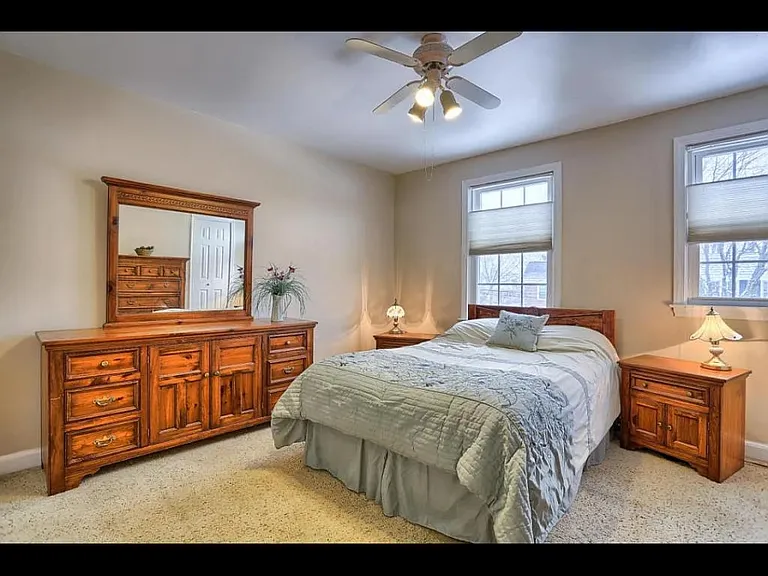 563 E Frederick St — Photo 13