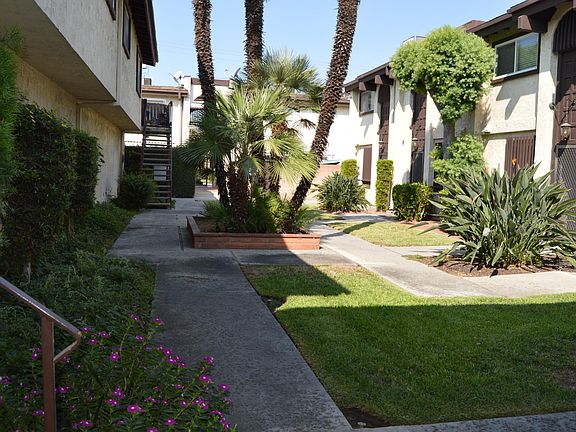 2nd image of 5004 Farago Ave Unit 11