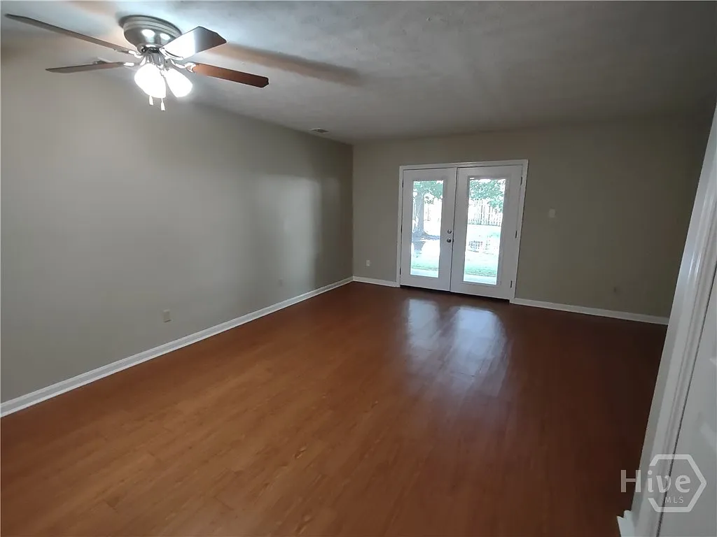 2 bed, 1.5 bath, 1088 sqft, $1,400 — Photo 4