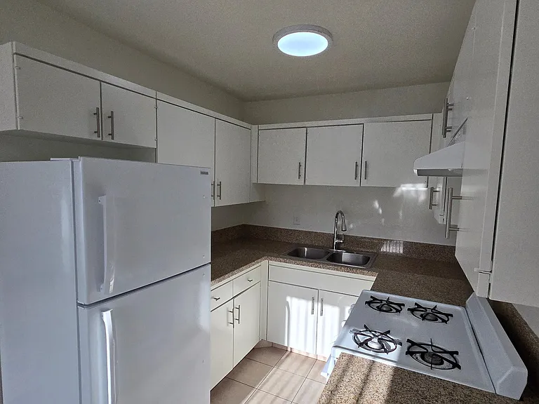 25247 Bigelow Rd #4 — Photo 3