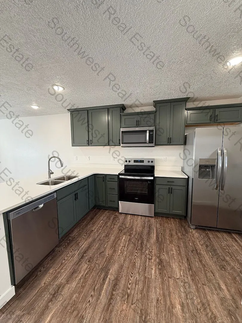3517 Ethan — Photo 2