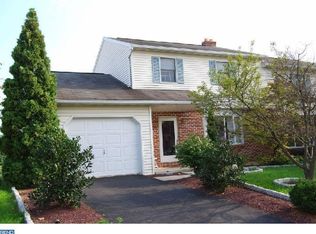 1722 Acorn Dr, Sinking Spring, PA 19608