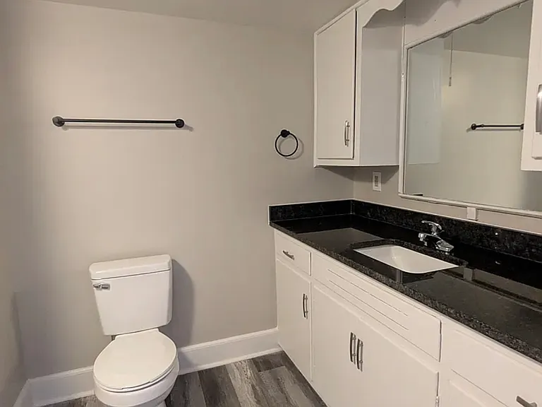 606 Park Ave — Photo 6