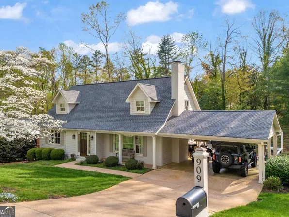 909 Parkhill Pl, Gainesville, GA 30501