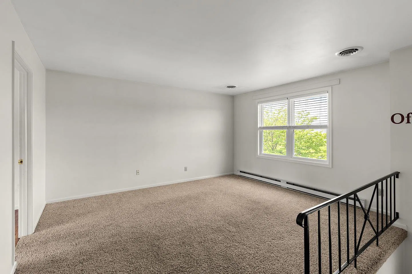 3 bed, 1.5 bath, 2329 sqft, $1,695 — Photo 3