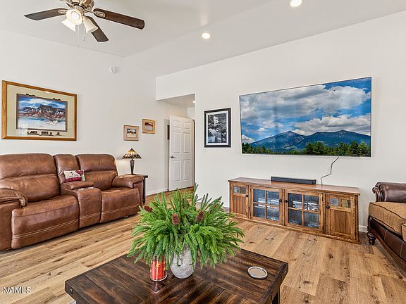 4th image of 9835 Pioneer Valley Rd