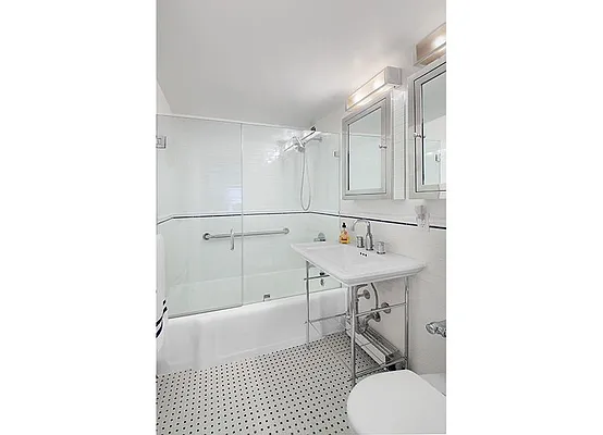 Sold by Warburg | media 26