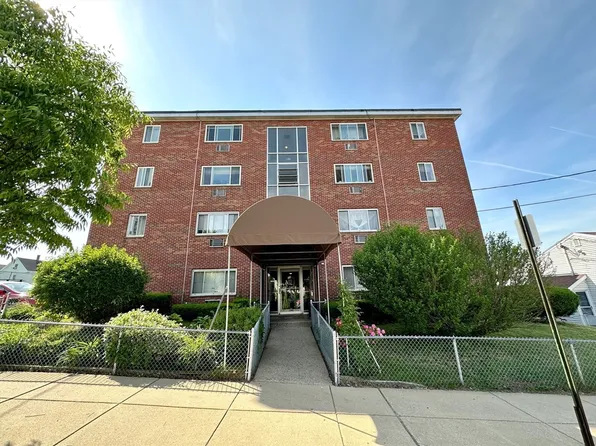 30 Rich St APT 15, Malden, MA 02148