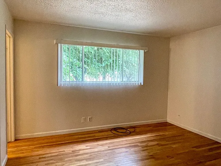 3474 Nicolet Ln — Photo 15