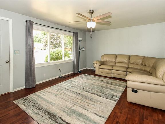 5th image of 1908 S Haverhill Dr