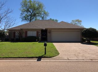 4221 Summerton Dr, Byram, MS 39272