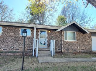 800 N Woodland Dr E, Sand Springs, OK 74063