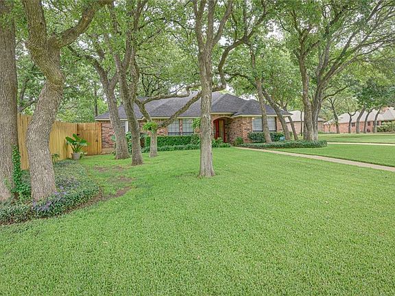 2nd image of 6903 Hunter Cove Dr