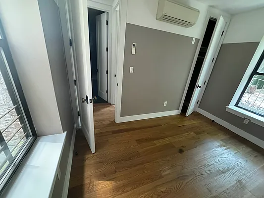 Rented by Delmark Realty LLC | media 45