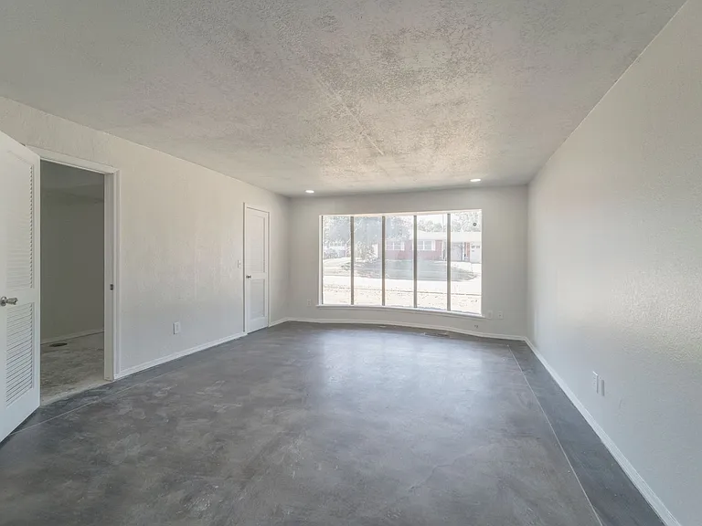 3120 Shadybrook Dr — Photo 22