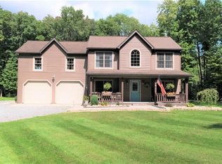 57 Sunset Rd, Grove City, PA 16127
