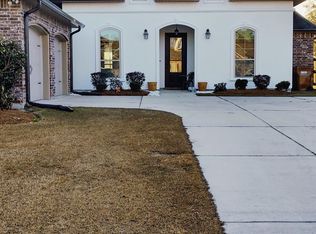 18081 Old Trail Dr, Prairieville, LA 70769