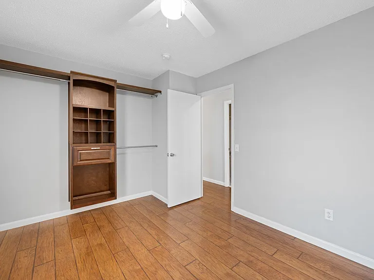 1118 Twistedoak Ct — Photo 13