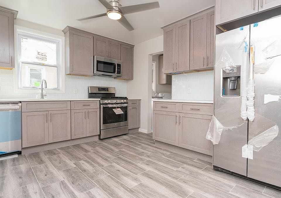 1st image of 203 Waverly Ave Floor 2