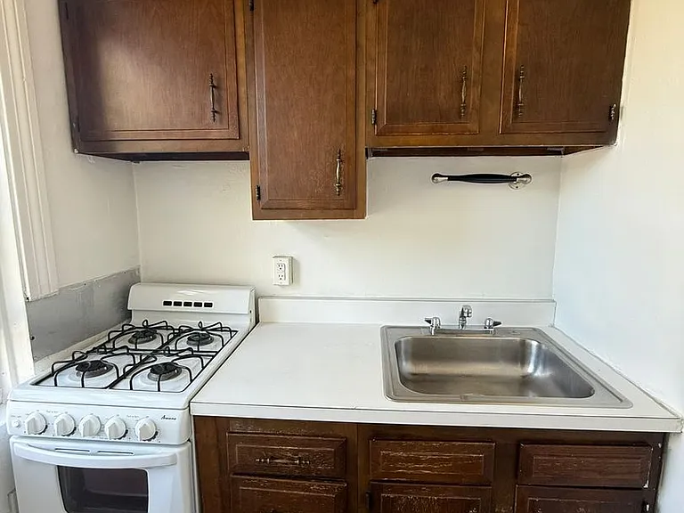 Bayard Manor Apartments — Photo 59