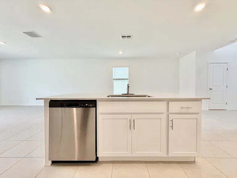 641 Bald Cypress Dr — Photo 12