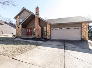 5950 Briarmist Pl, Saint Louis, MO 63128