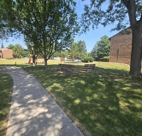 9096 N Park Plaza Ct — Photo 5