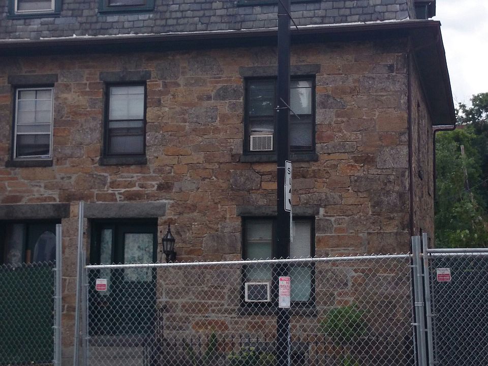 2nd image of 1474 Tremont St