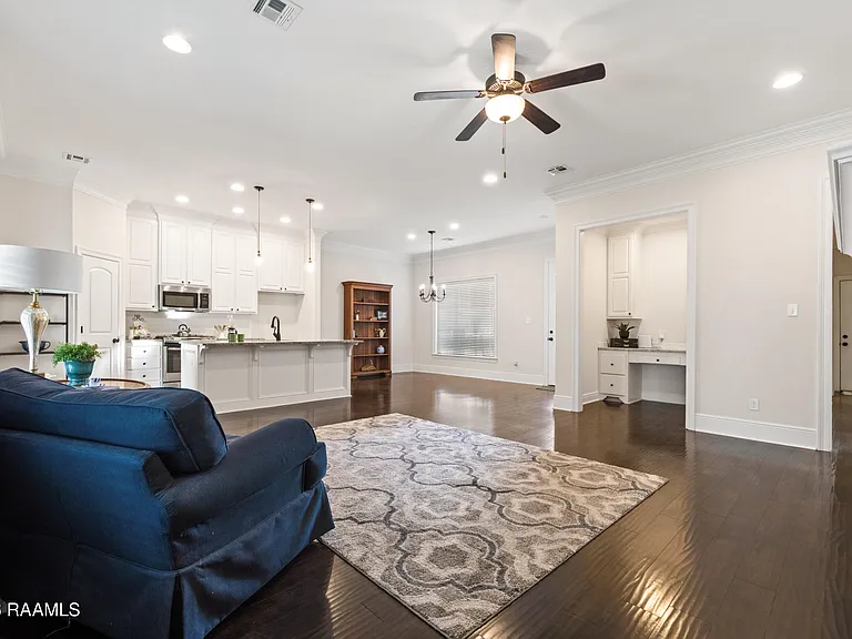 110 Olivewood Dr — Photo 9