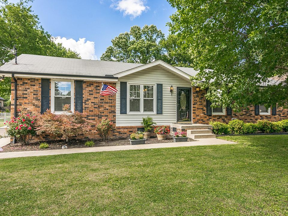 1st image of 129 Creekwood Ln