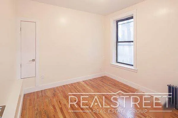 Rented by Real Street Inc | media 5