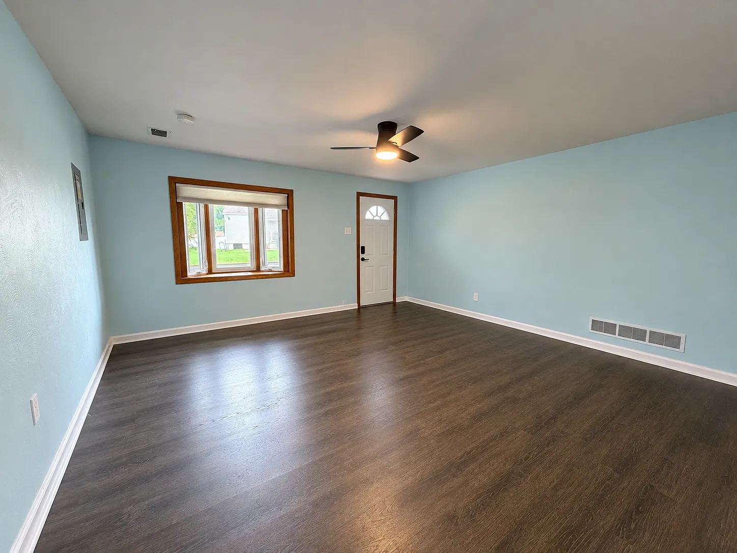 2 bed, 1245 sqft, $1,300 — Photo 2