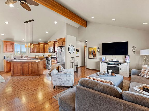 5th image of 883 Leese Ln