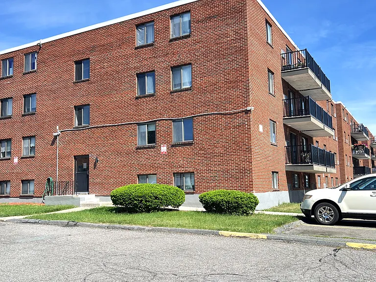 400 Governors Dr #5 — Photo 13