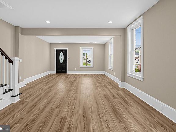 4th image of 545 Market St