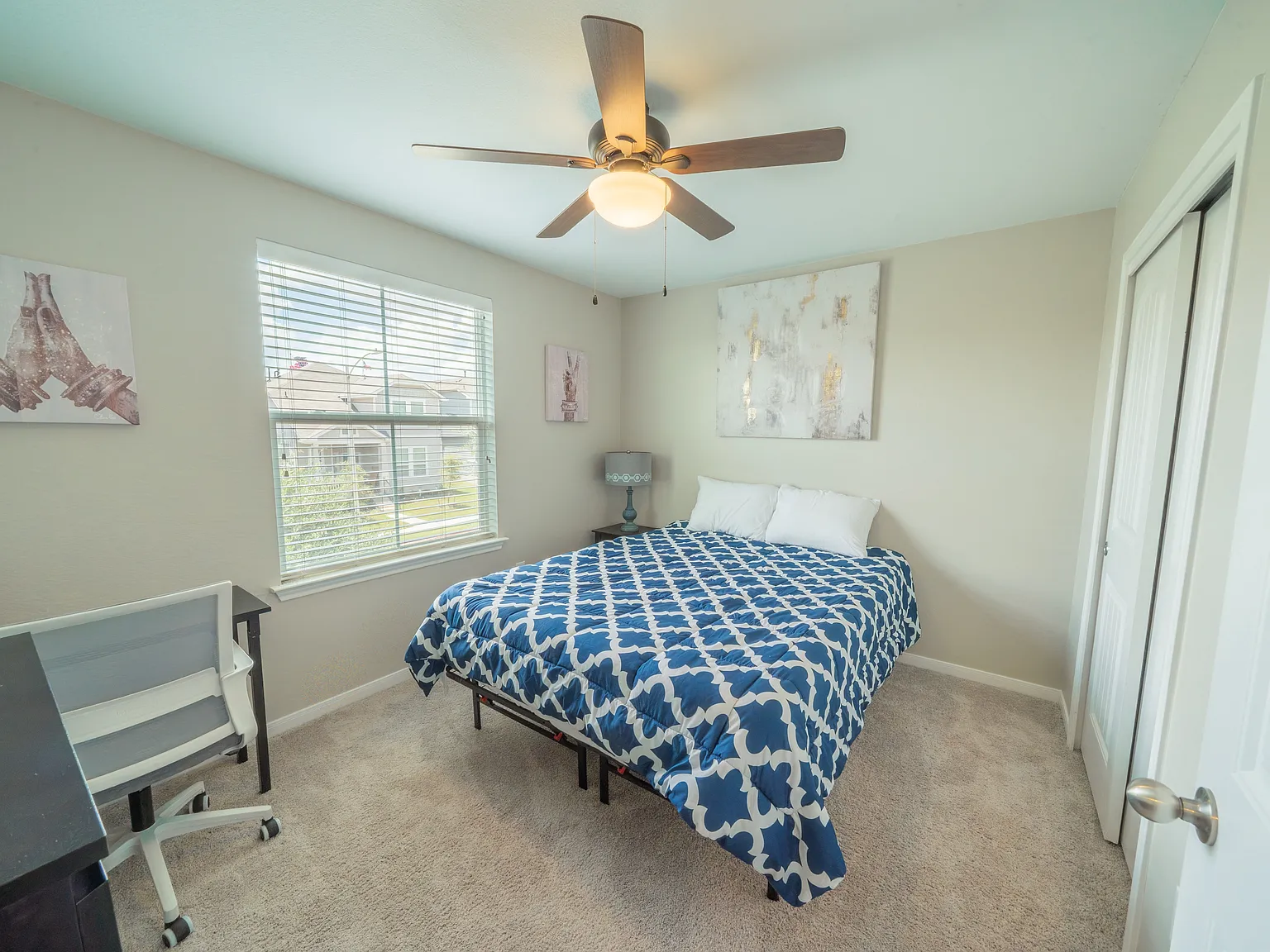 3 bed, 2.5 bath, 1708 sqft, $950 — Photo 2