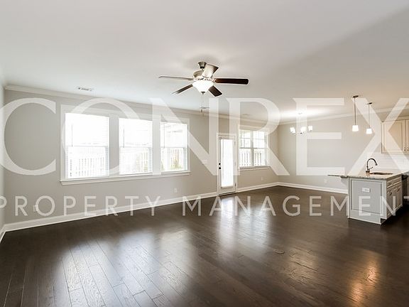 3rd image of 952 Glenhaven Dr