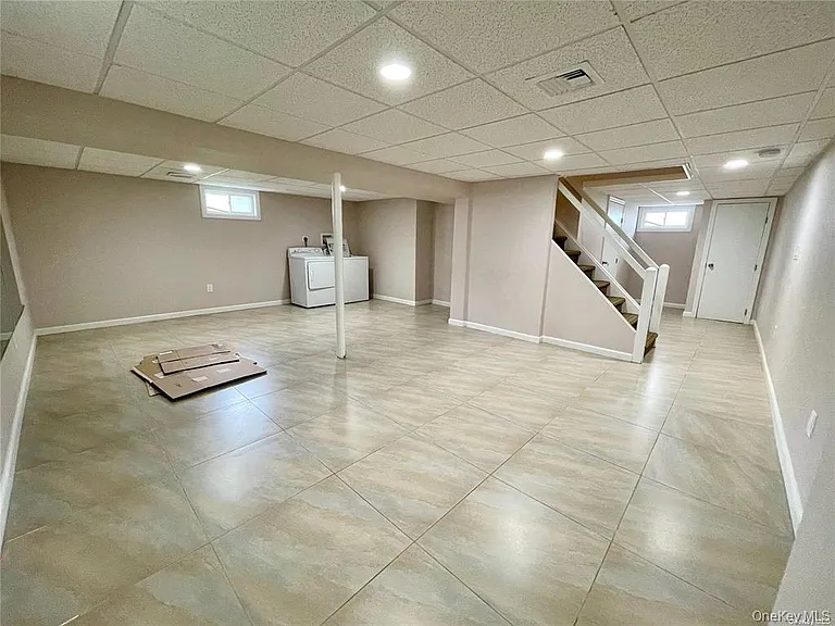 118 Manhattan Ave — Photo 9