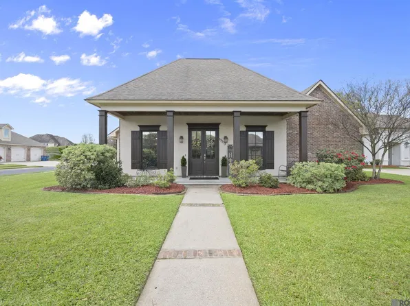 13573 Bluff Point Dr, Geismar, LA 70734