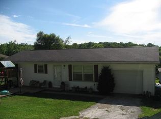 611 S 6th St, Ozark, MO 65721