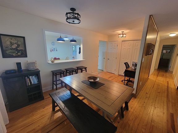 4th image of 36 Camak Dr